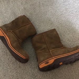 ugg boots boys camel